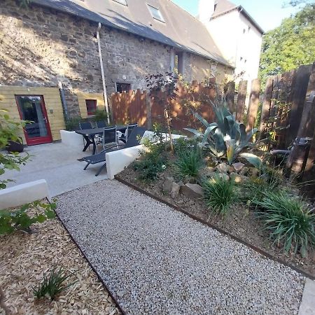 Studio Meuble Avec Terrasse Axe Rennes Saint Malo La Baussaine 外观 照片